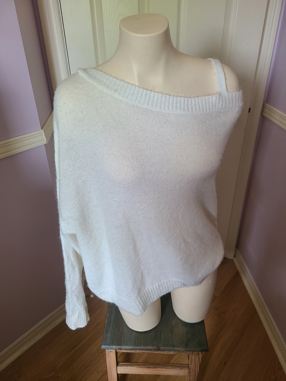 H&M White Off-the-Shoulder Knit Sweater